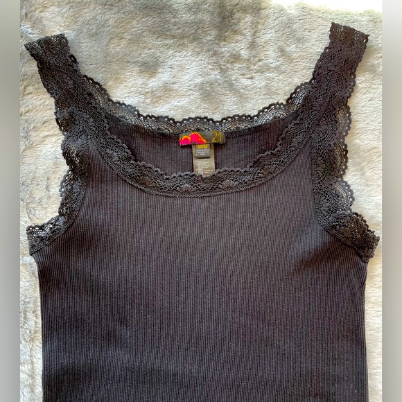 21 Brand Vintage Cotton Tank with Lace Trim in Black - Picture 2 of 7